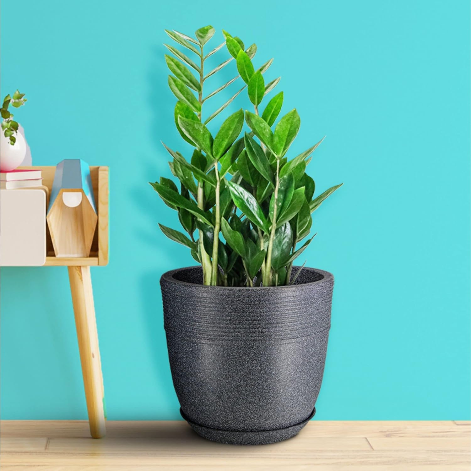 Set of 4 Roto Moulded Flower Pots with Trays (10 Inch,12 Inch,15 Inch & 17 Inch)