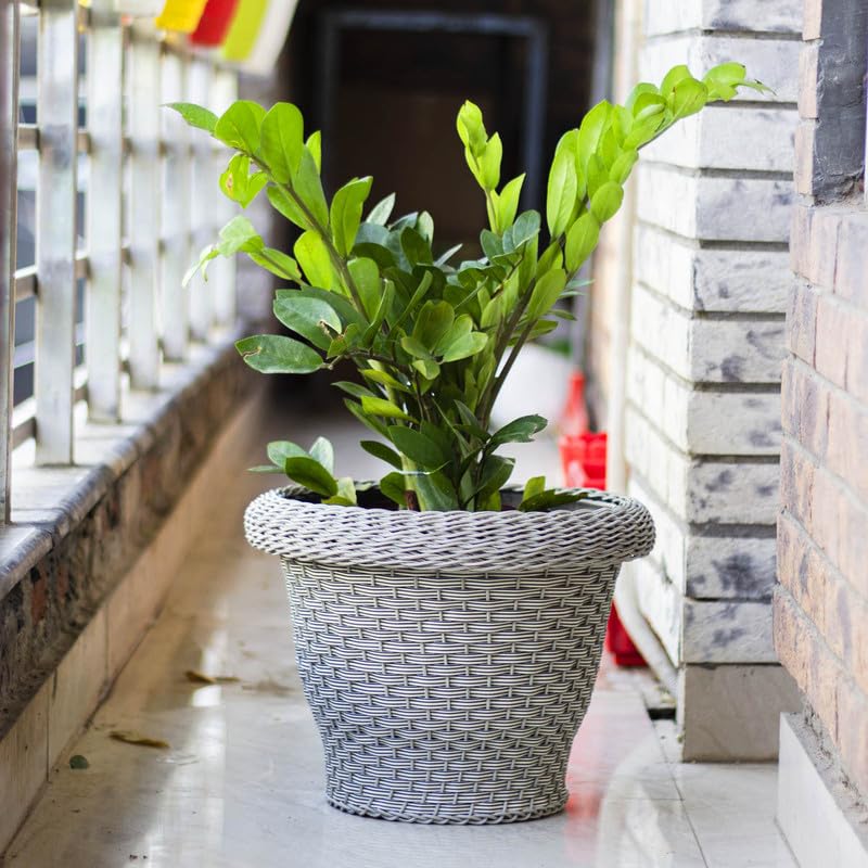 8 Inch Polly Rattan Deluxe Flower Pot