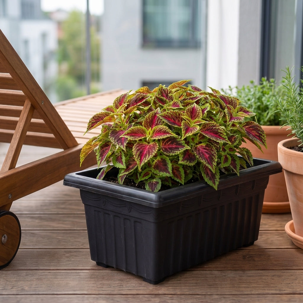 Victor Flora Pot with Bottom Tray, 24 inch (61 cm) - Set of 4